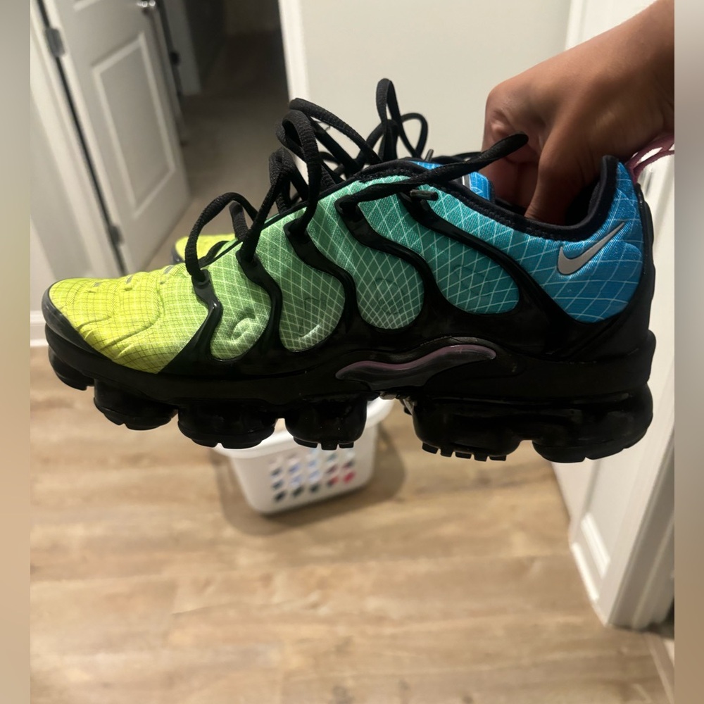 Nike Air VaporMax Plus (Size: Men’s US 9.5) Color: Aurora Green